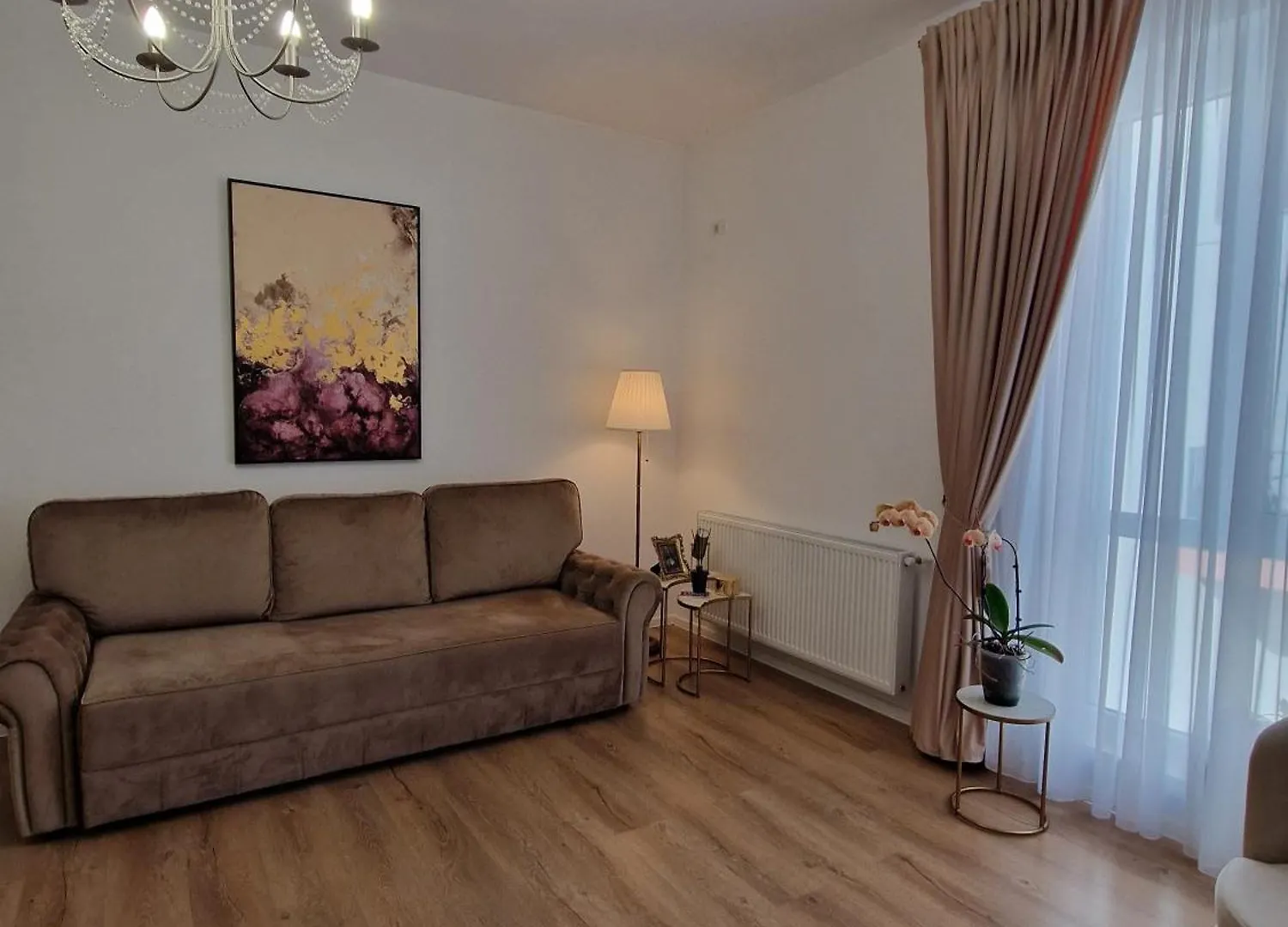Malina Room Otopeni 0*,  Roménia